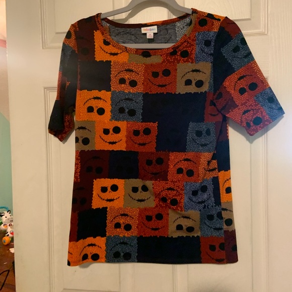 🎉 5/$10 LuLaRoe Top - Picture 1 of 2